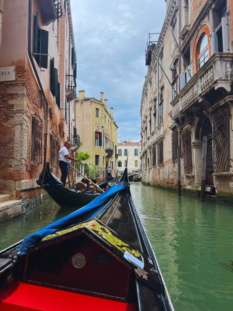 ベネチアのゴンドラからの景色