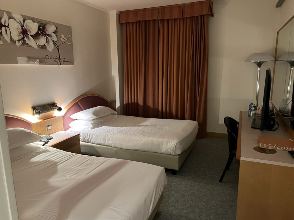 アントニーホテル部屋の様子