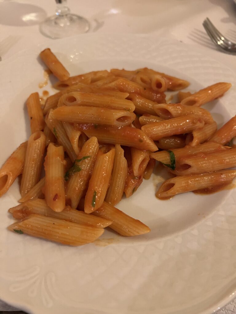 フィレンツェの昼食のペンネ