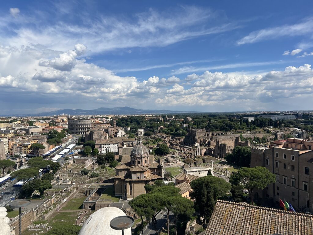 ヴィットリアーノ上部のパノラマ展望台からの景色