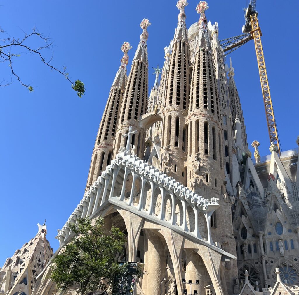 サグラダ・ファミリアの受難のファザード