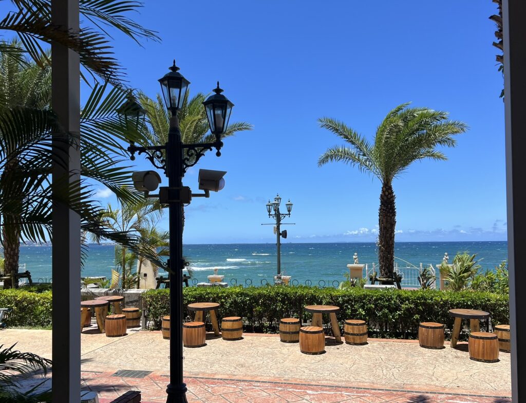 アメリカンビレッジからの海