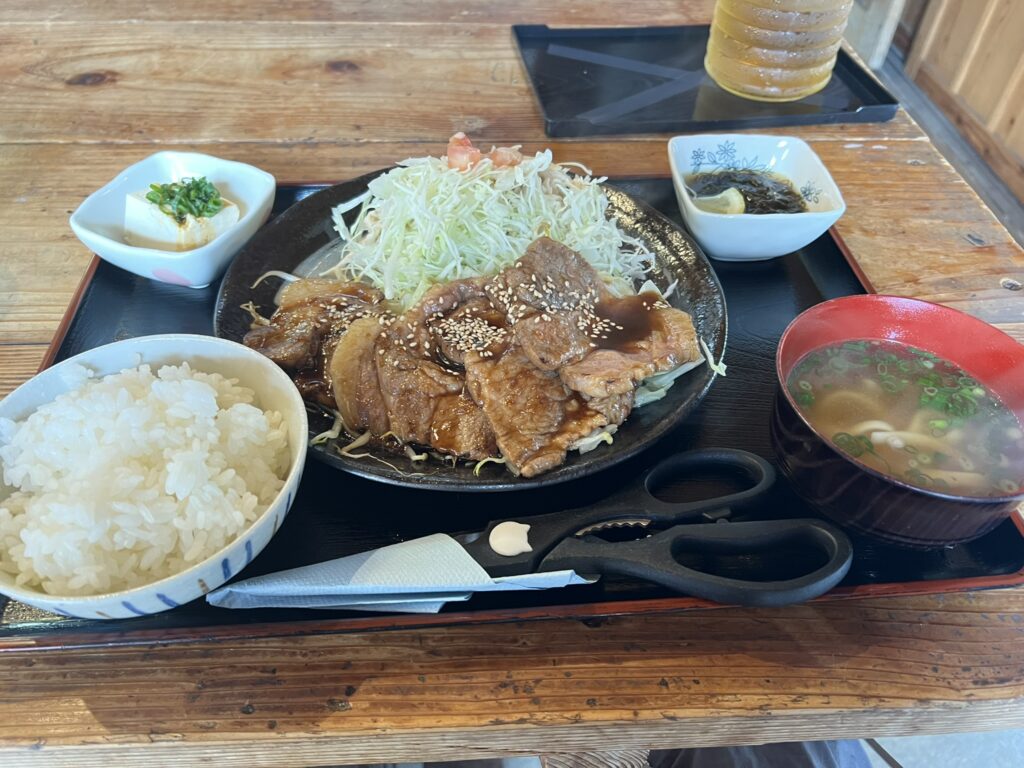 フクギ並木 ごはん