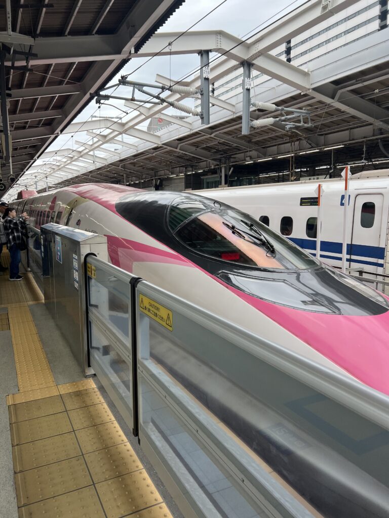 ハローキティ新幹線