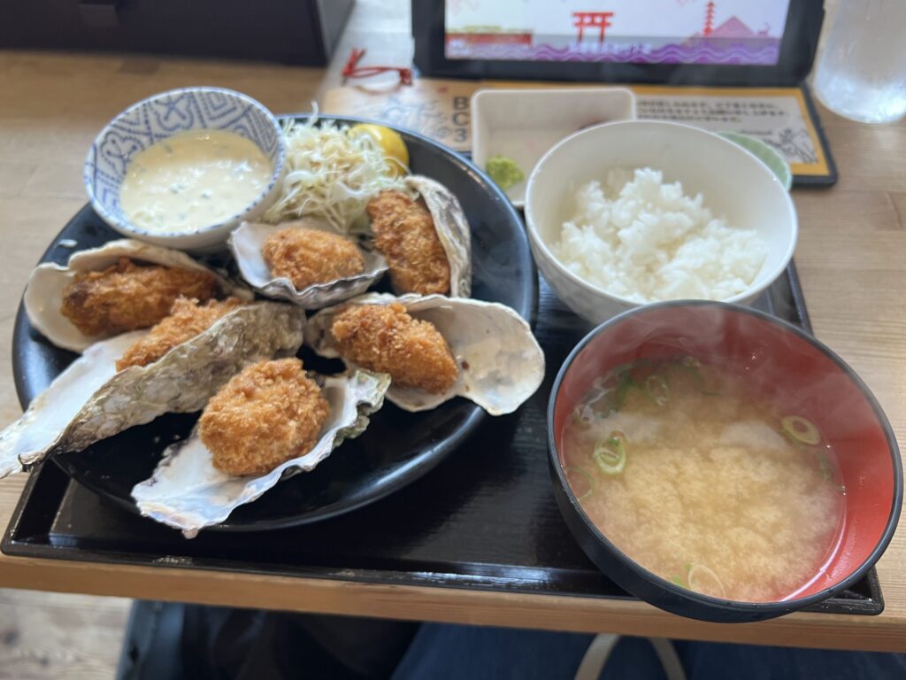 みやじま食堂のカキフライ定食
