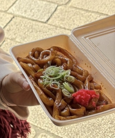 伊勢醤油本舗の焼きうどん