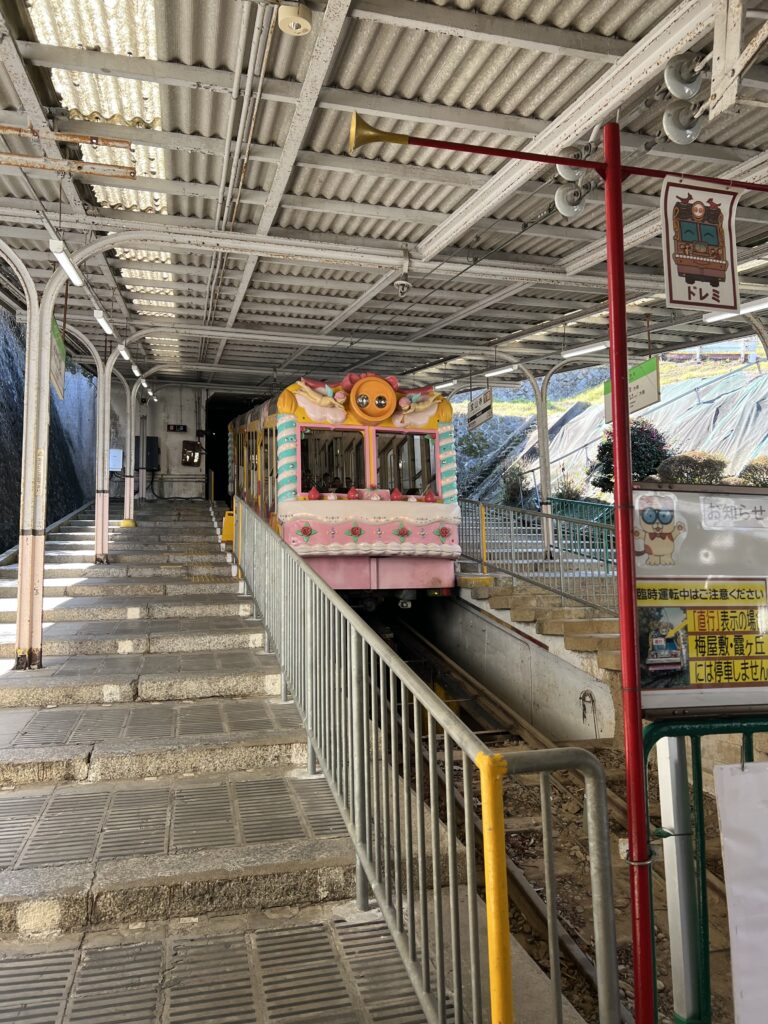 宝山寺駅から生駒山上駅の車両